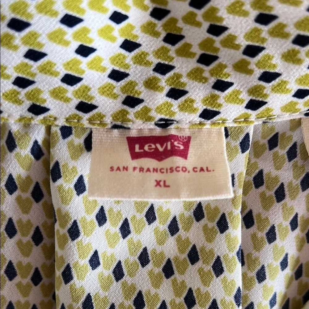 Levi’s ‘70s Inspired Blouse - Picture 3 of 5